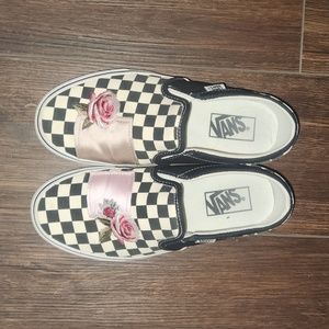 VANS floral embroidery sneakers